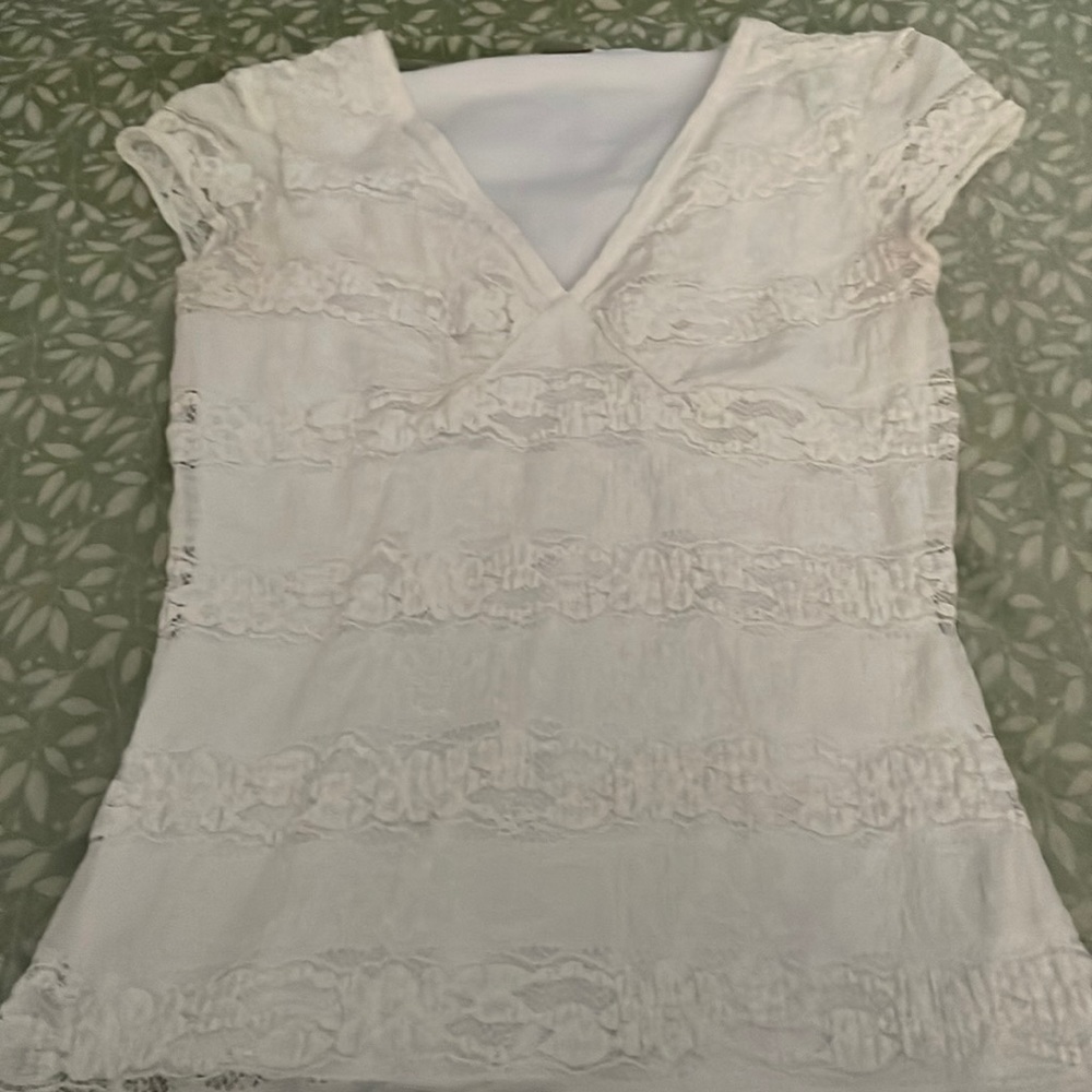 This is a really cute white shirt
